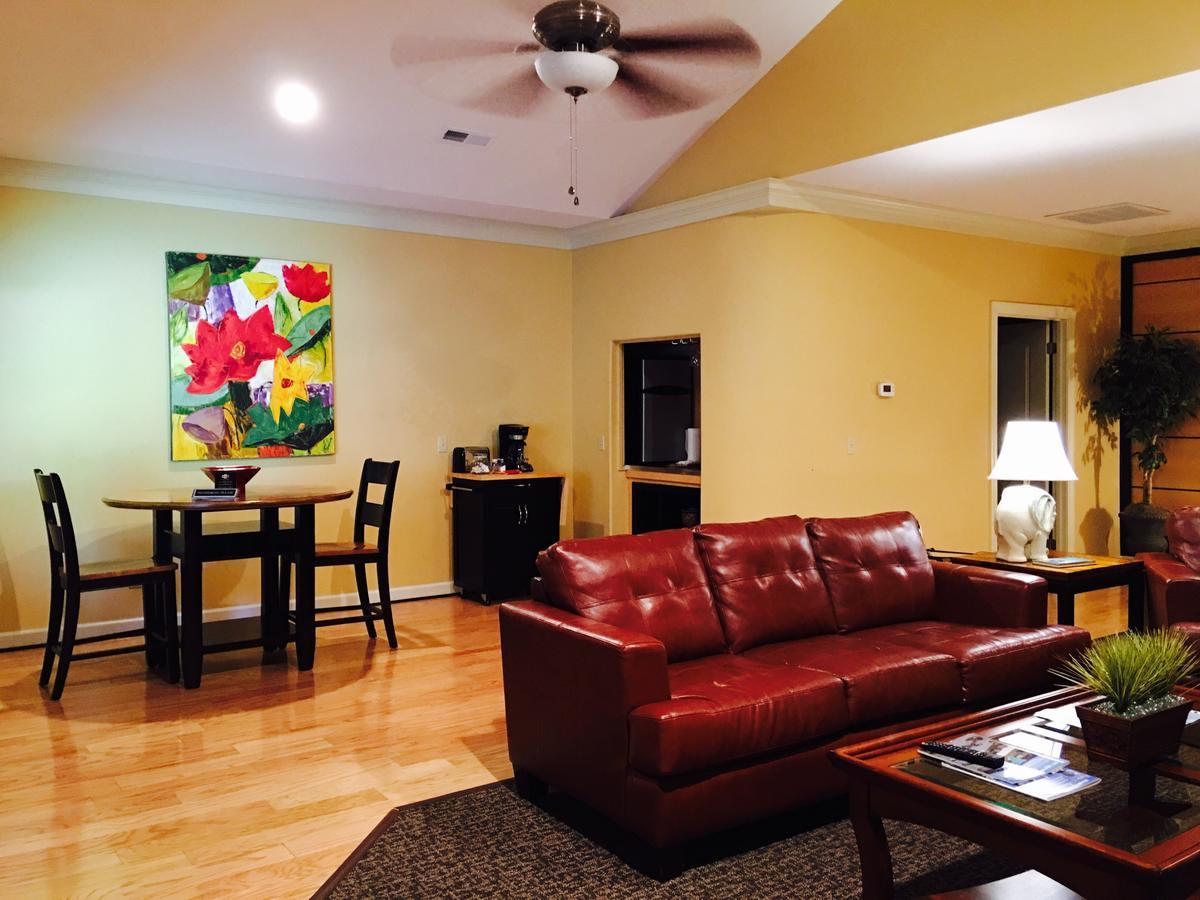 Mayfield Southern Comfort Suites المظهر الخارجي الصورة