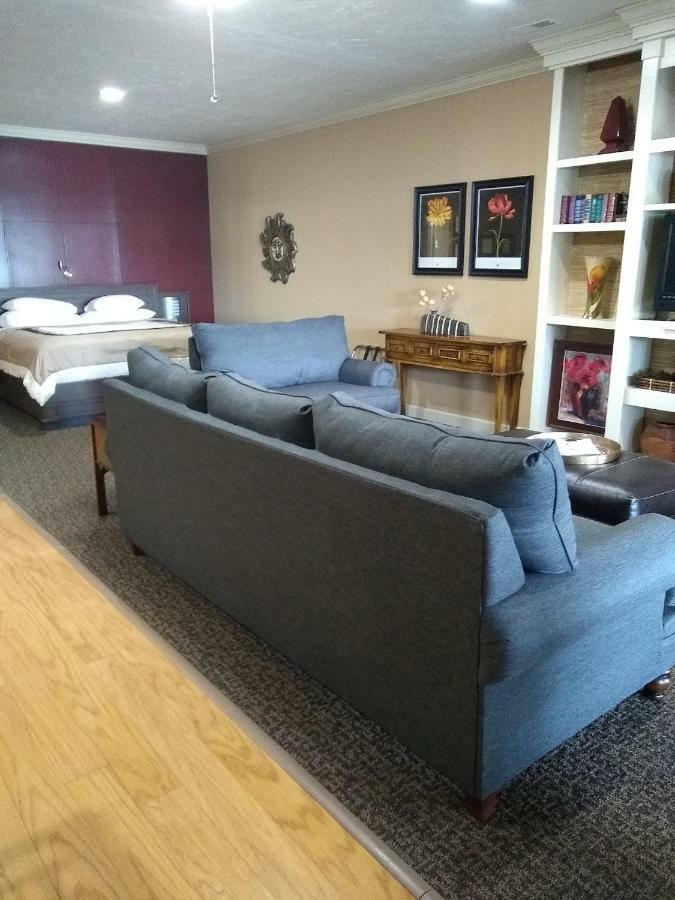 Mayfield Southern Comfort Suites المظهر الخارجي الصورة