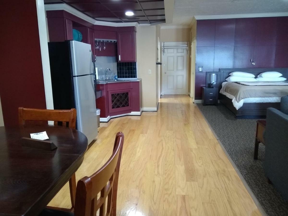Mayfield Southern Comfort Suites المظهر الخارجي الصورة