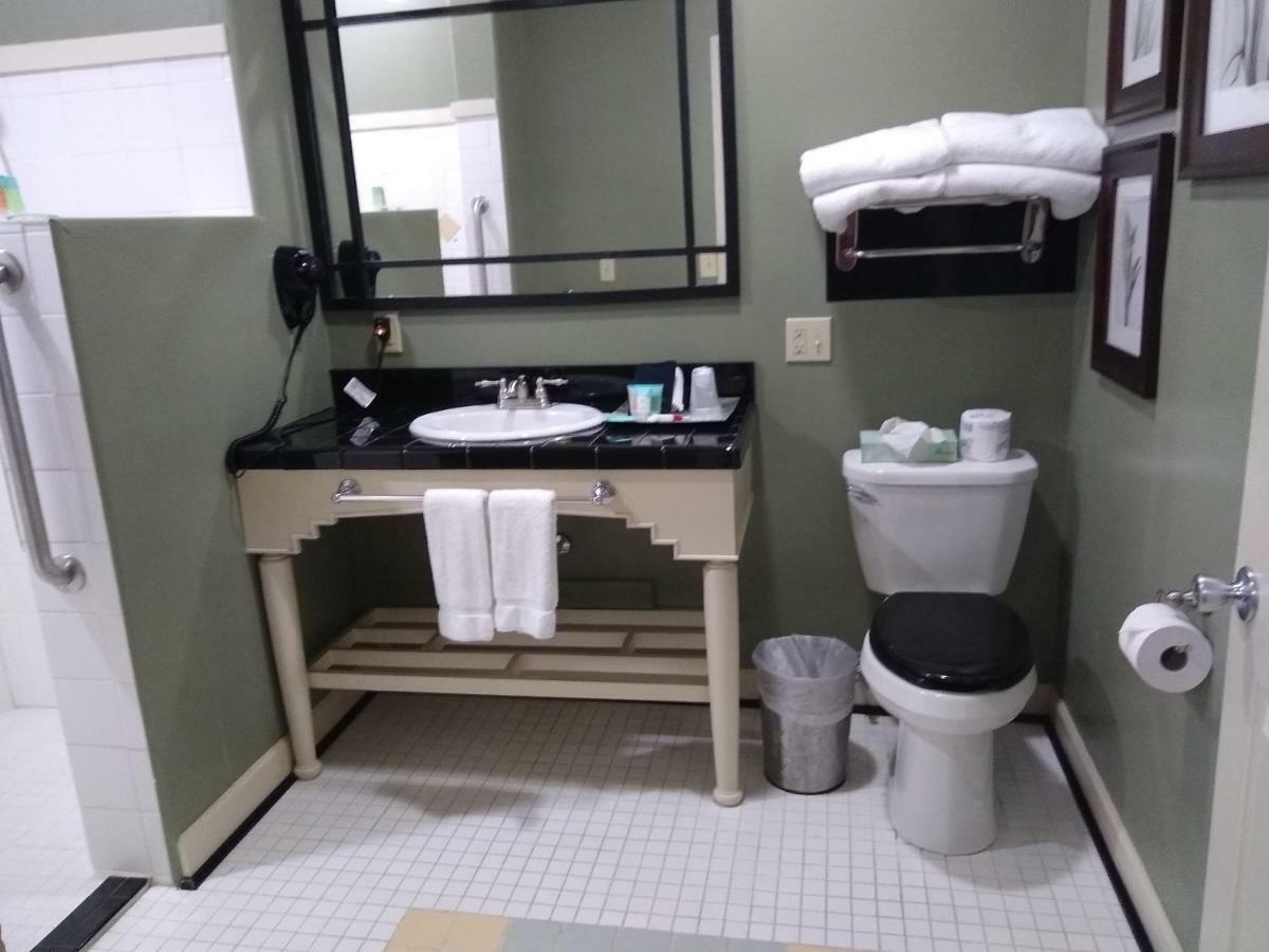 Mayfield Southern Comfort Suites المظهر الخارجي الصورة