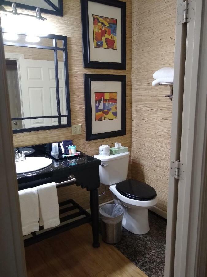 Mayfield Southern Comfort Suites المظهر الخارجي الصورة
